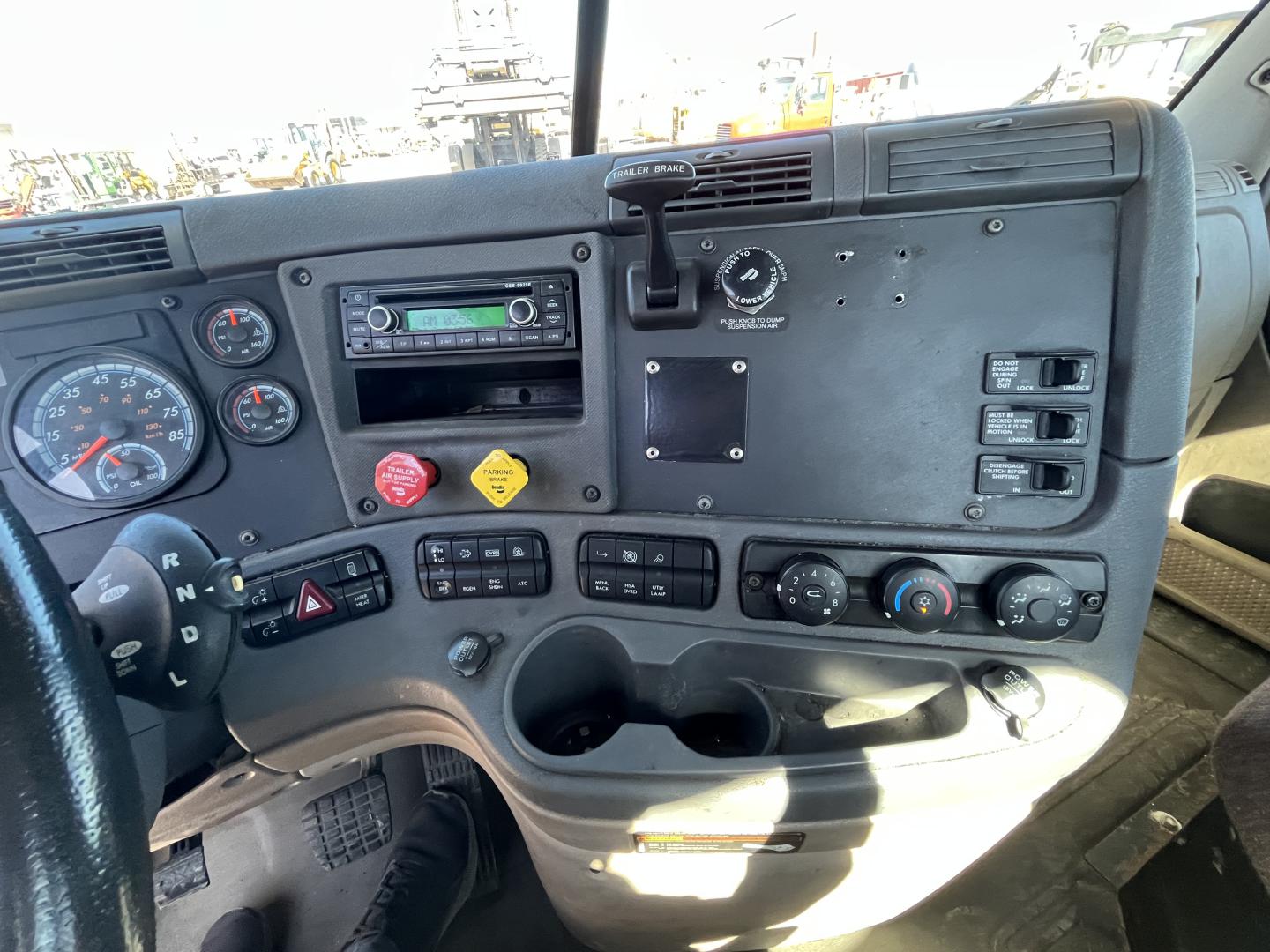 TRACTOCAMION FREIGHTLINER CASCADIA 113 6X4